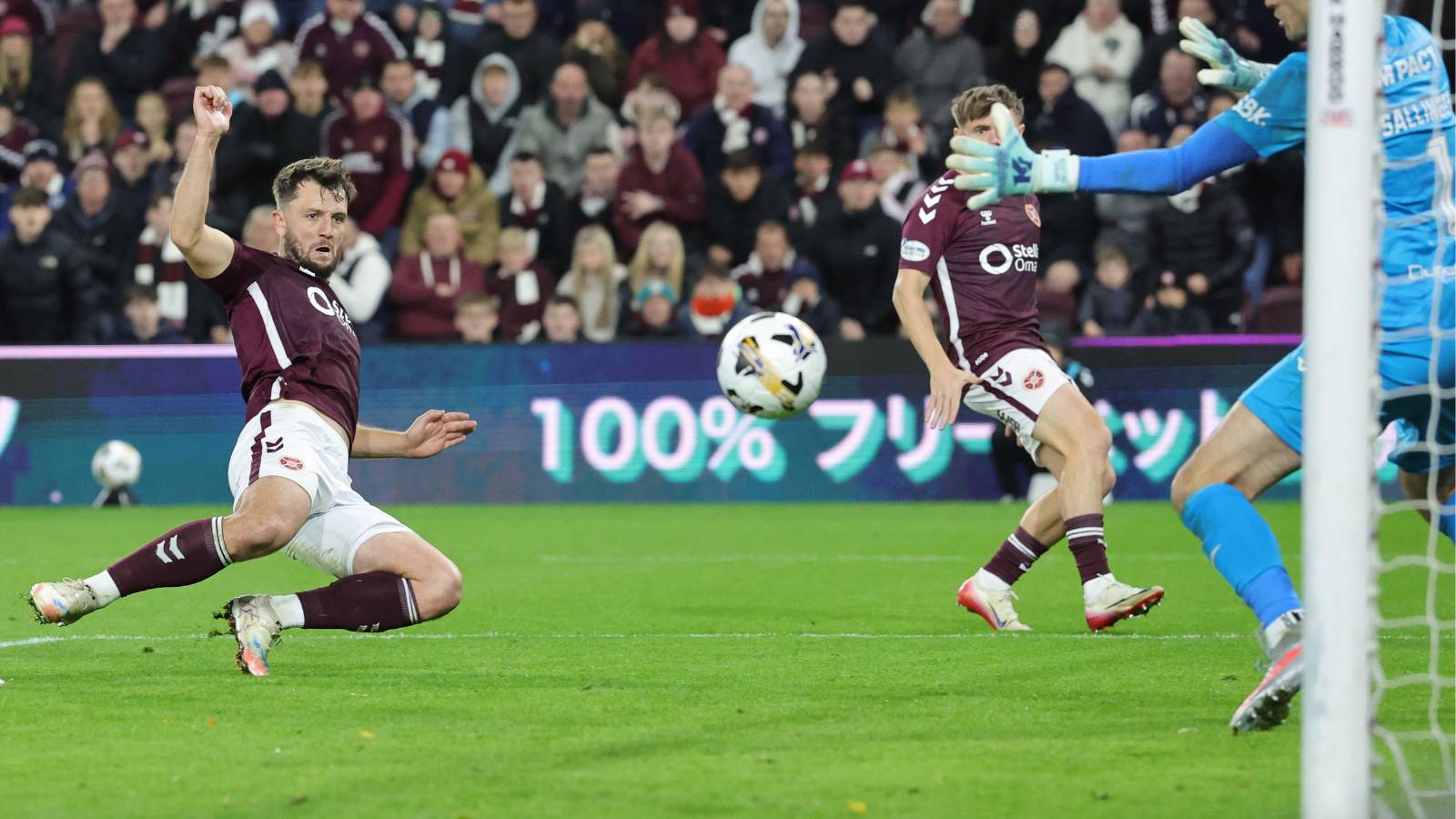 Hearts 1 Hibs 0: Injury-time Craig Halkett goal sends Gorgie men five clear of Celtic