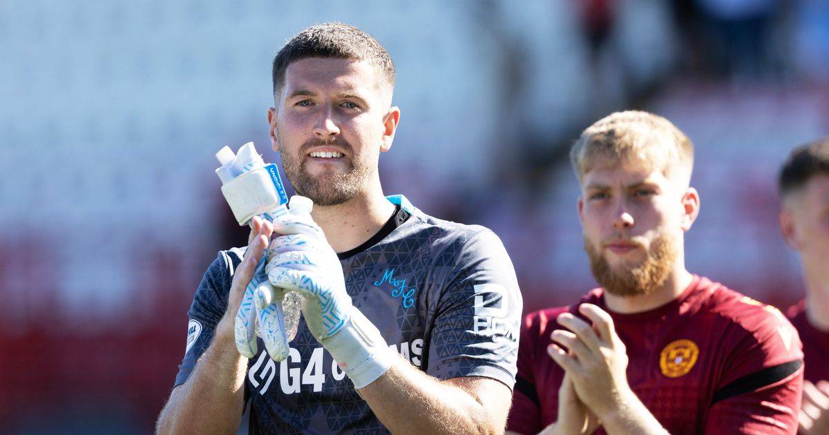 Celtic Park completes journey from 100 to 60,000 fans for man who knows all about Artur Boruc