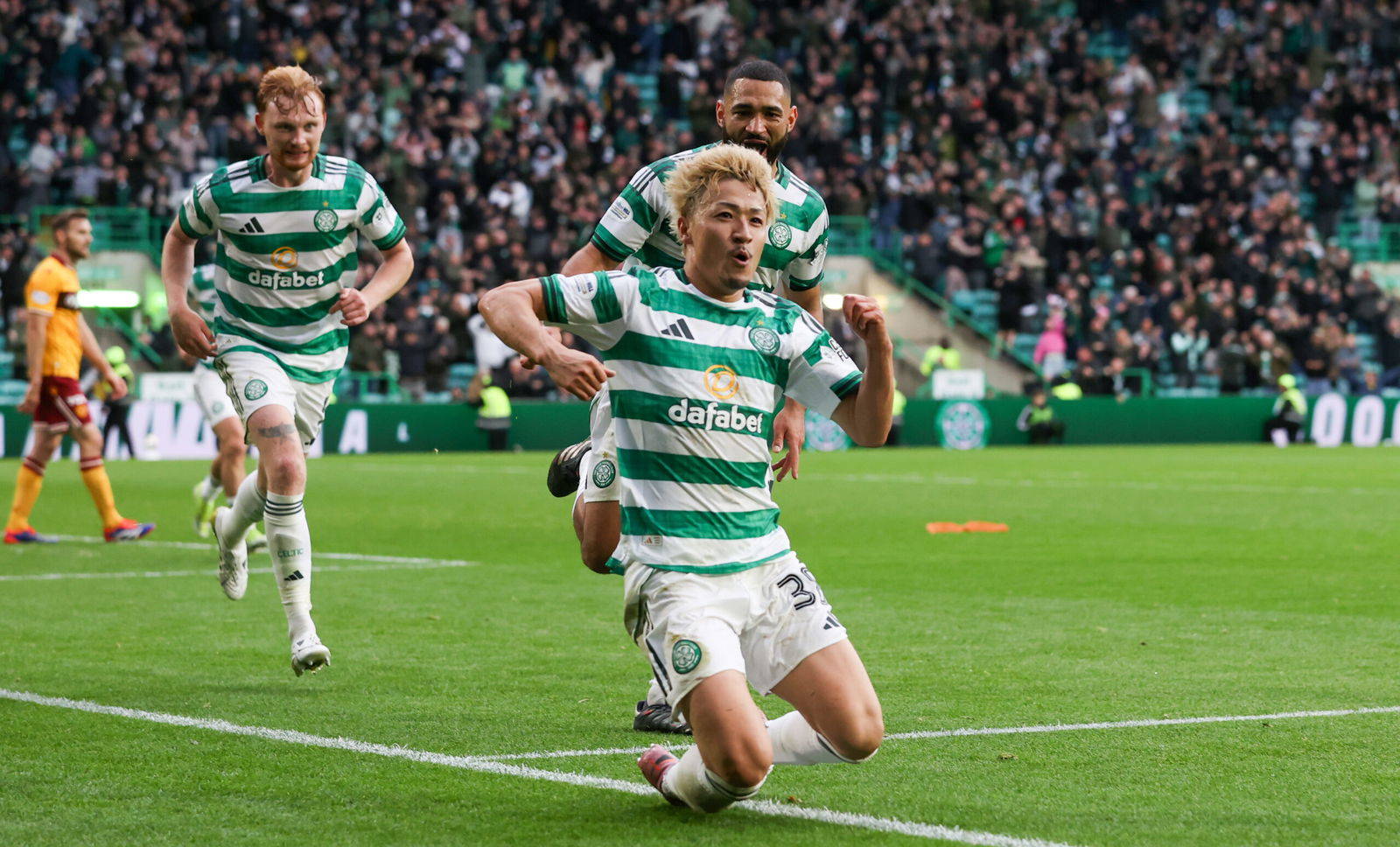 Watch as last gasp Maeda gets Celtic out of jail