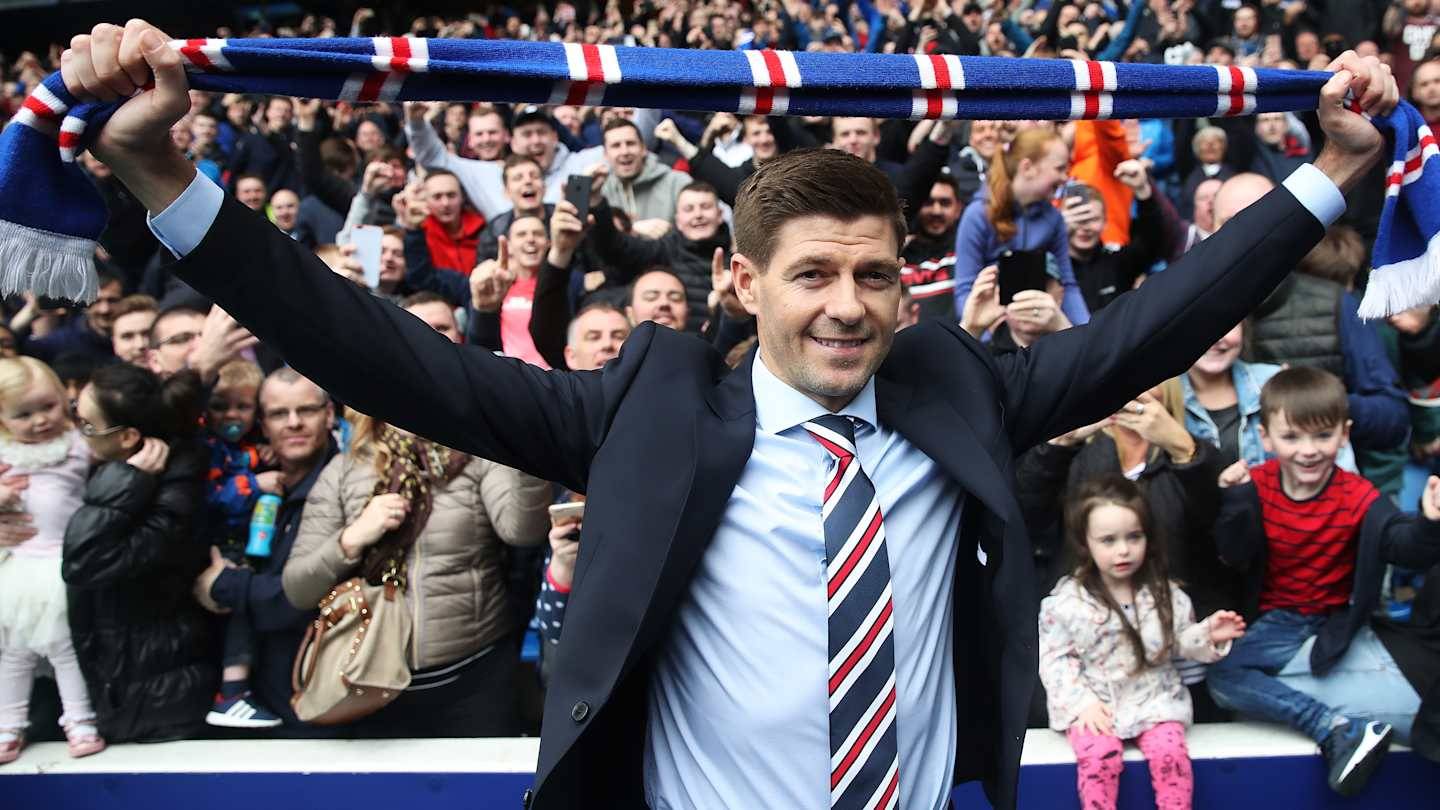 Celtic fans laugh as Rangers fan forum reacts to Steven Gerrard rejection