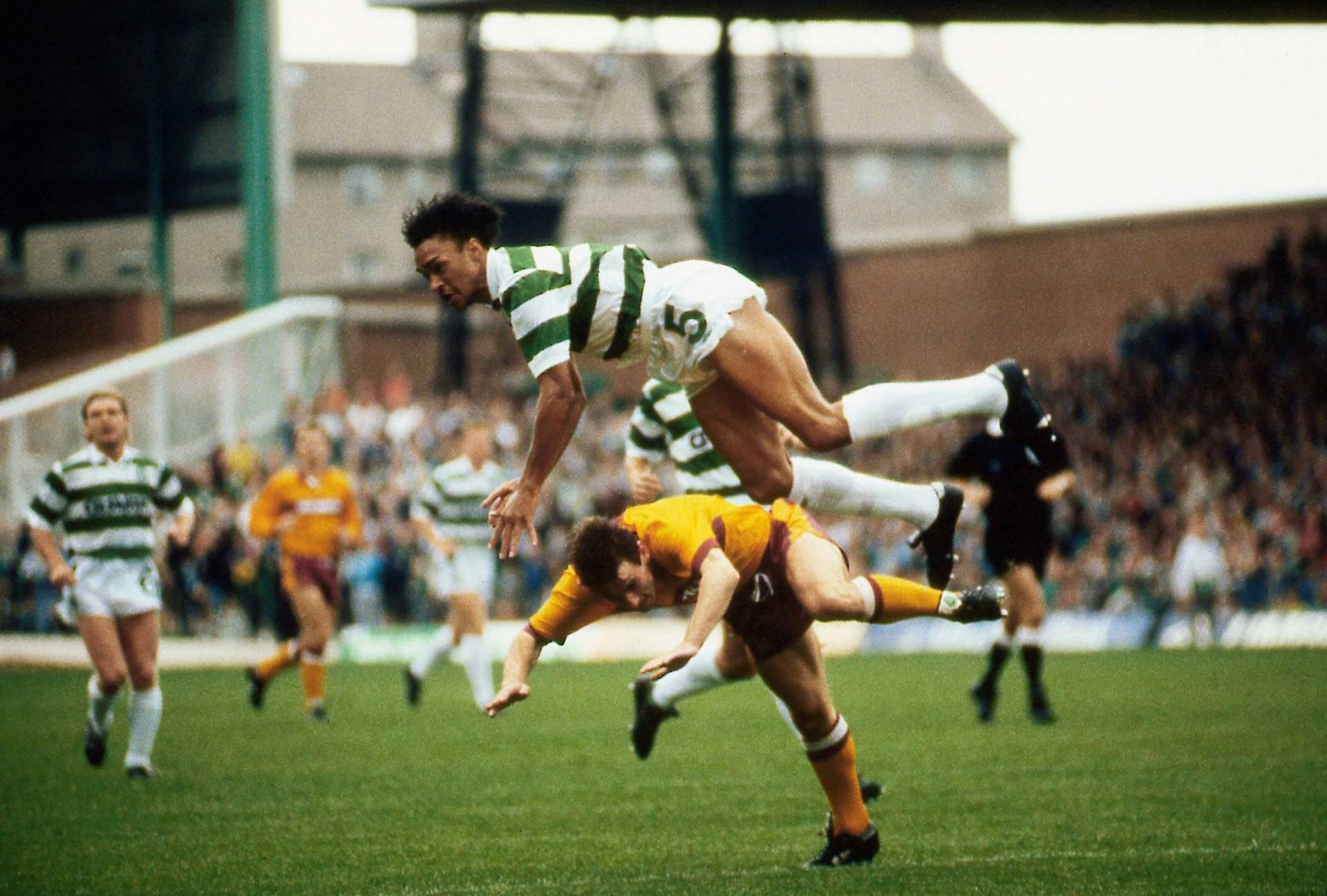 Celtic icon Paul Elliott admits he chose the Bhoys over two-time former European Cup winners
