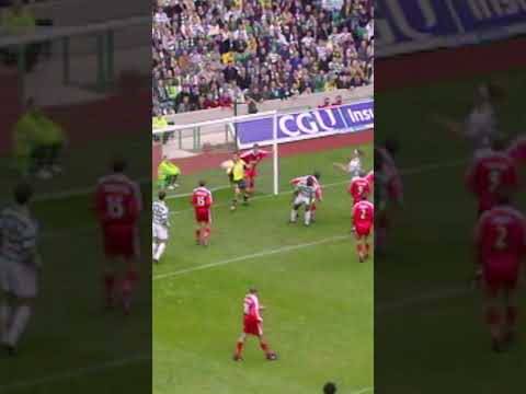 Larsson runs riot!??⚽ #onthisday