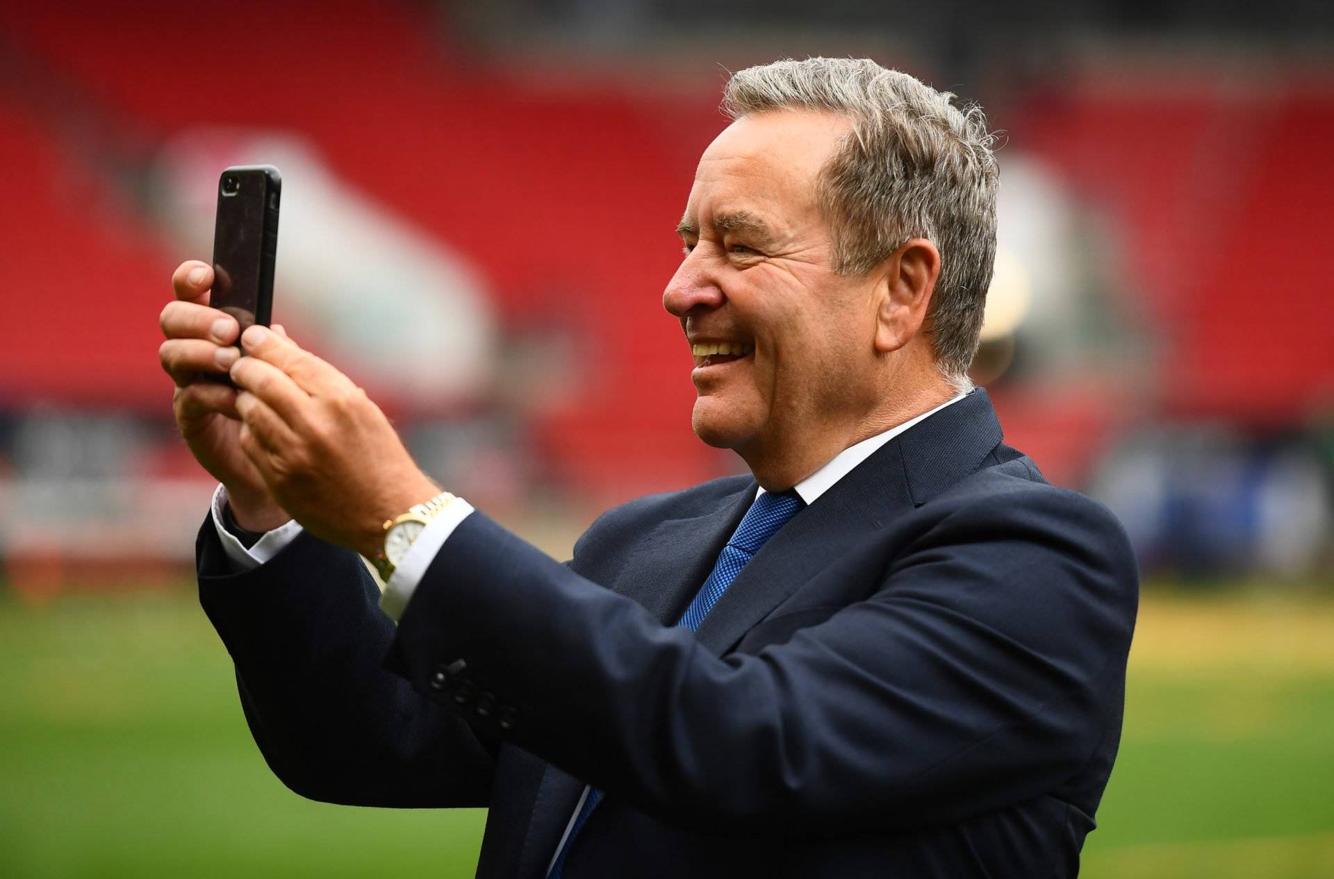 Jeff Stelling and Gabby Agbonlahor weigh in with verdict on Celtic fan protest at Dundee