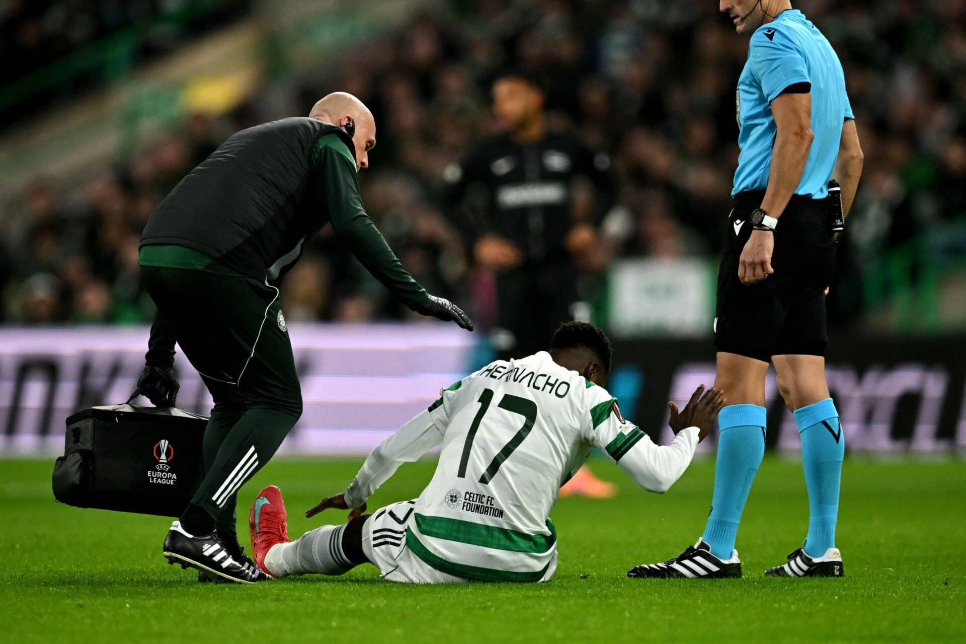 Frank McAvennie asks uncomfortable Celtic staff question after injury chaos vs Sturm Graz