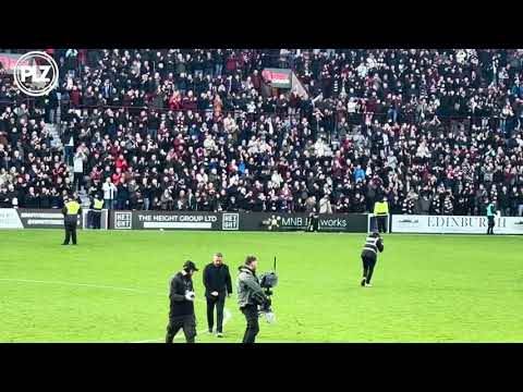 ? WATCH | Derek McInnes applauds his players and the Hearts fans