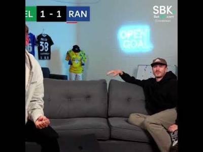 Slaney Reacts to Mcgregor Ping!