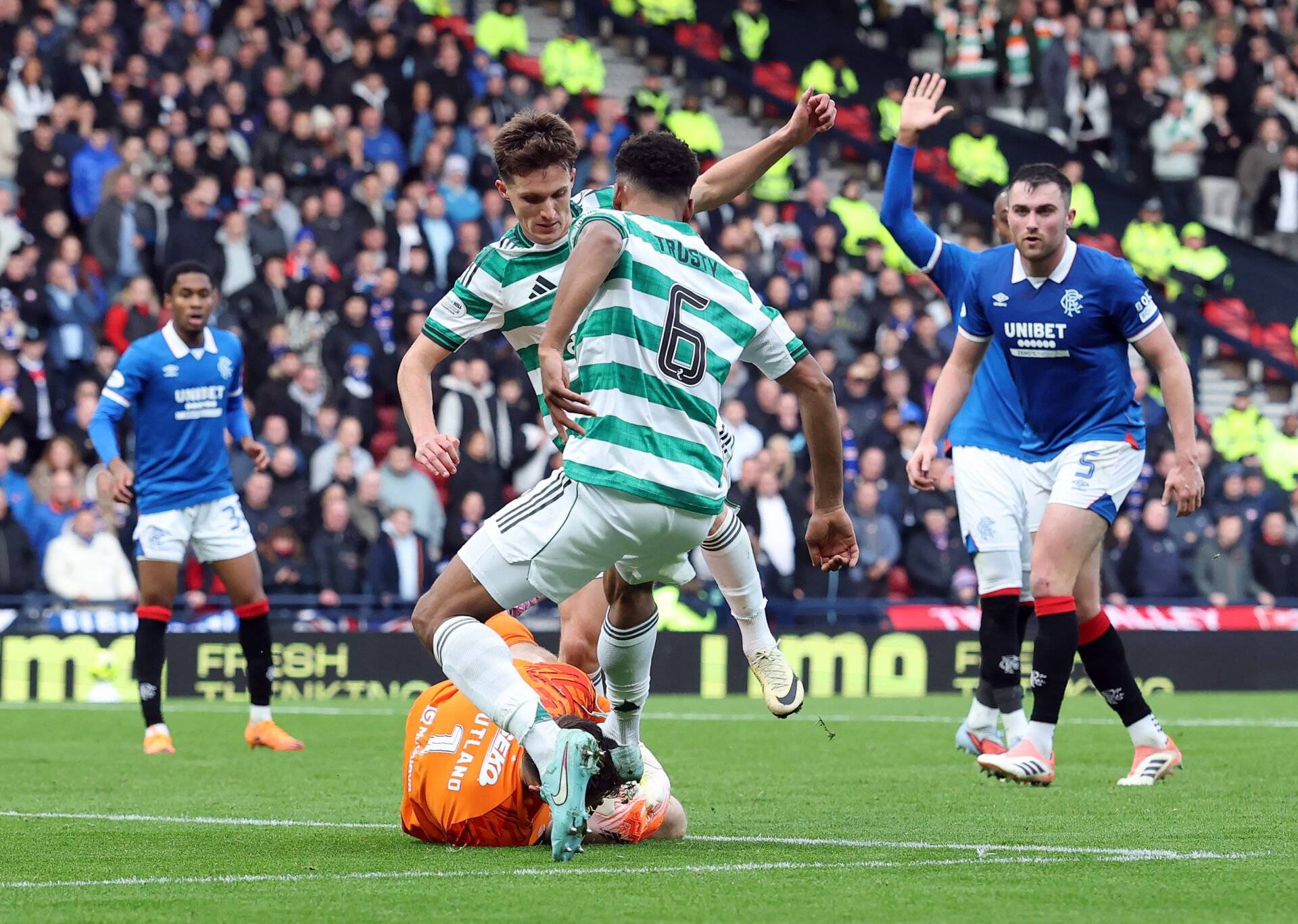 The picture that clamps Billy Dodds’ hysterical reaction to Celtic defender Auston Trusty controversy