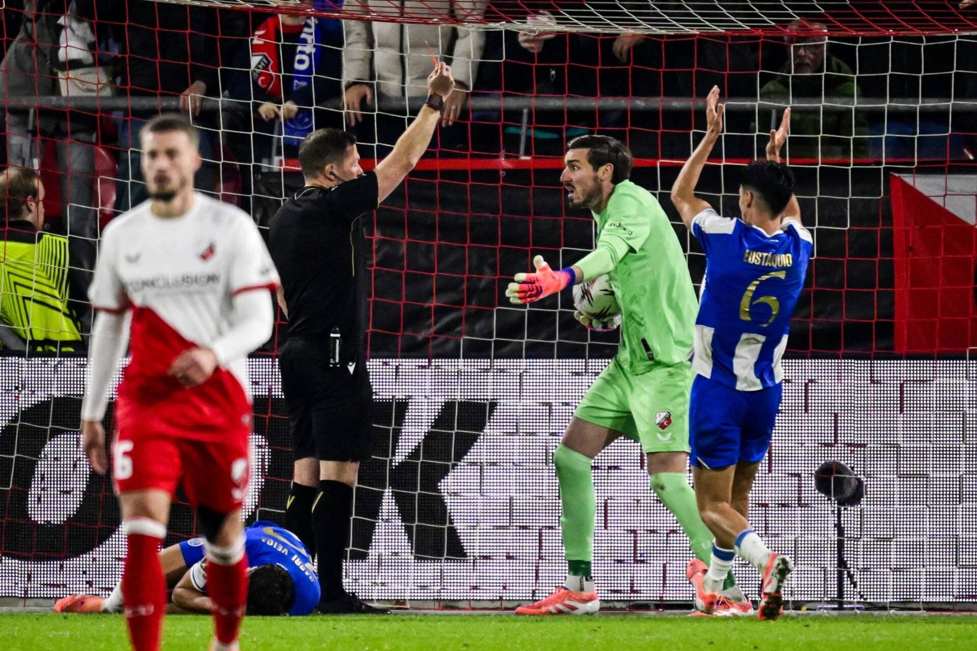 Former Celtic duo Vasilis Barkas and Luis Palma both endure disappointing European nights