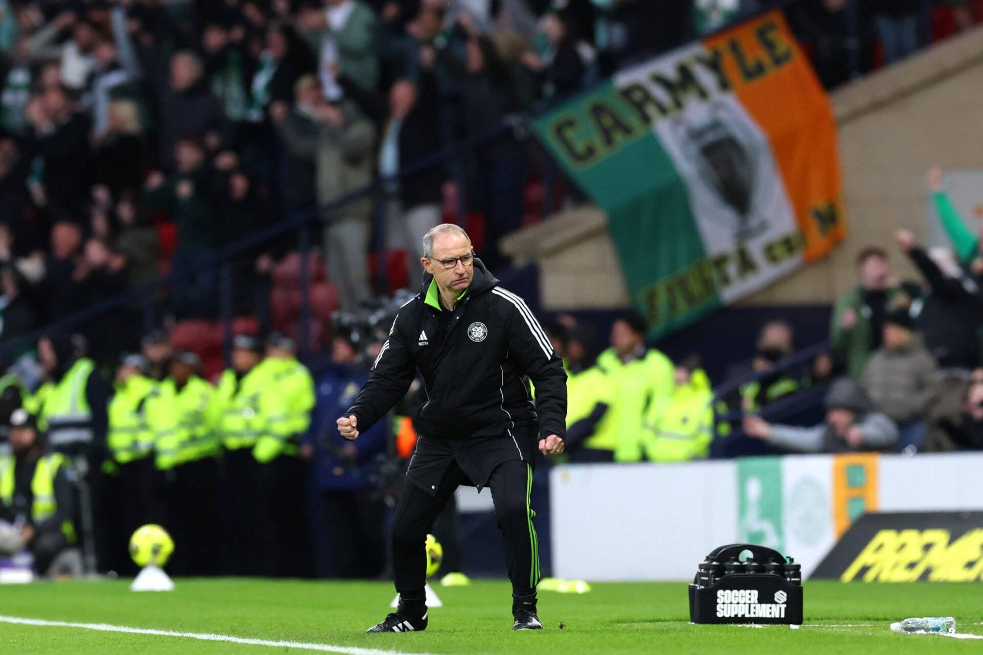 Paul Scholes and Ian Wright show their class towards Martin O’Neill’s return to Celtic