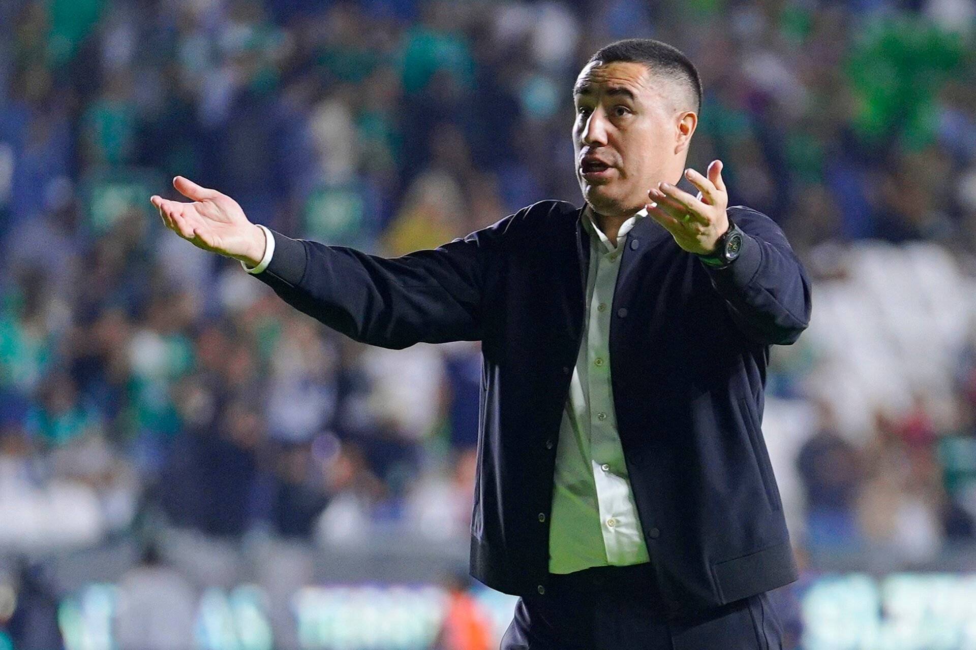 Chaotic final day leaves Celtic manager target Efrain Juarez embroiled in controversy