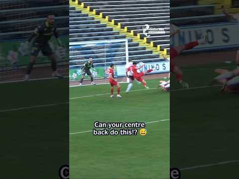 Can your centre back do this? 🦂