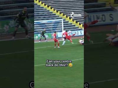 Can your centre back do this? 🦂 Can your centre back do this? 🦂