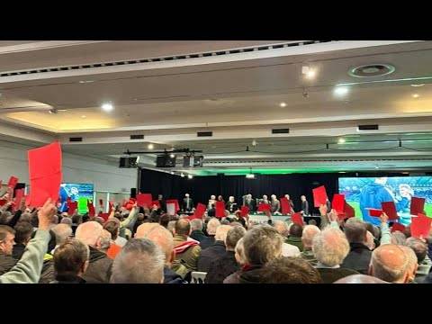 CELTIC AGM CHAOS &ndash; Red Cards, Boos, Walk Outs, Sack The Board & Meeting Abandoned