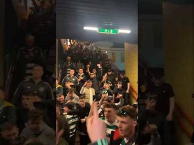 CELTIC FANS CELEBRATE IN ROTTERDAM METRO #celtic #celticfc #celticfans #feyenoord #football
