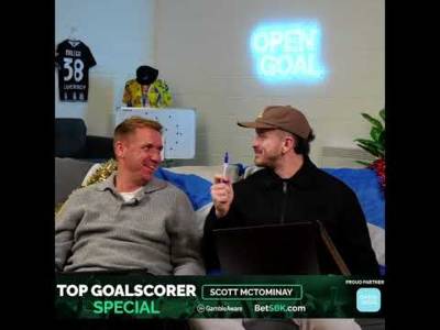 🏆 “Has he just made up his own trophy!’ 🤣