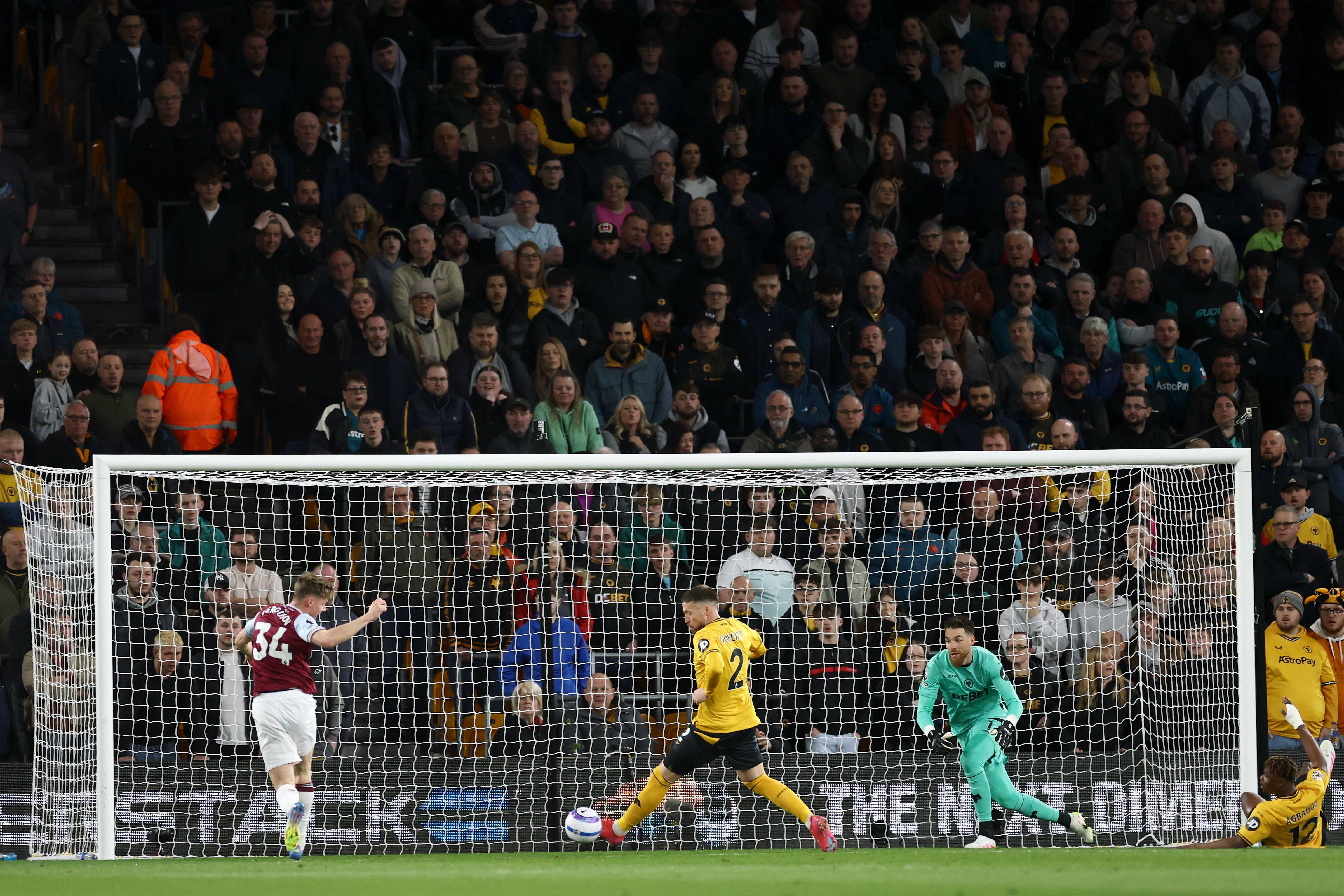 Celtic handed transfer boost over former West Ham United ace they’re ‘watching’ as summer deal to be ripped up