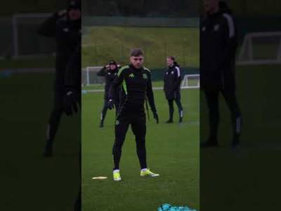 🎥 Focused on #CelticASRoma 🤩#UEL | #CelticFC🍀 🎥 Focused on #CelticASRoma 🤩#UEL | #CelticFC🍀