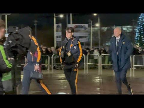 Roma Team Bus Arriving at Celtic Park Before Celtic V Roma Game!!