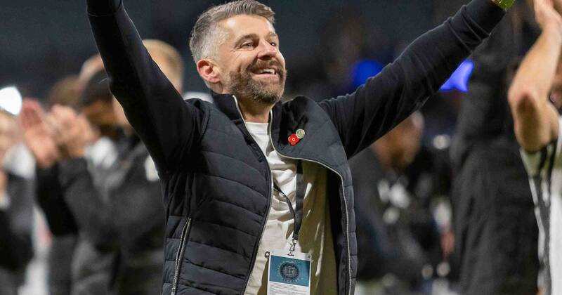 Stephen Robinson urges St Mirren players to prove their point against Celtic and join Buddies legends list