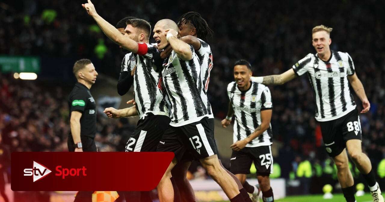 St Mirren lift League Cup with final victory over Celtic at Hampden