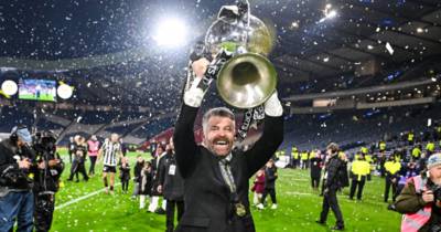Emotional Stephen Robinson pays tribute to St Mirren heroes as boss believes stars should have freedom of Paisley Emotional Stephen Robinson pays tribute to St Mirren heroes as boss believes stars should have freedom of Paisley