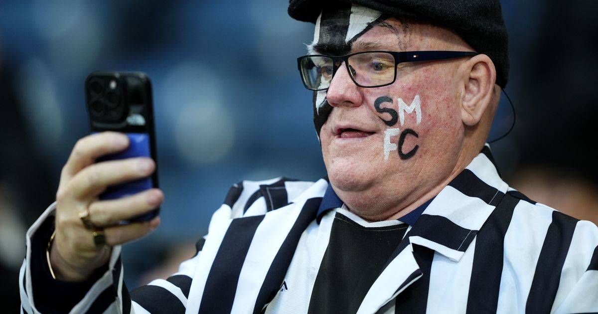 Fans get ready for St Mirren v Celtic in Premier Sports Cup Final