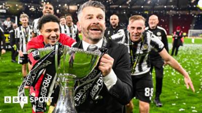 Tears on the bus & tactical tweak – how Robinson hatched St Mirren’s great day Tears on the bus & tactical tweak – how Robinson hatched St Mirren’s great day