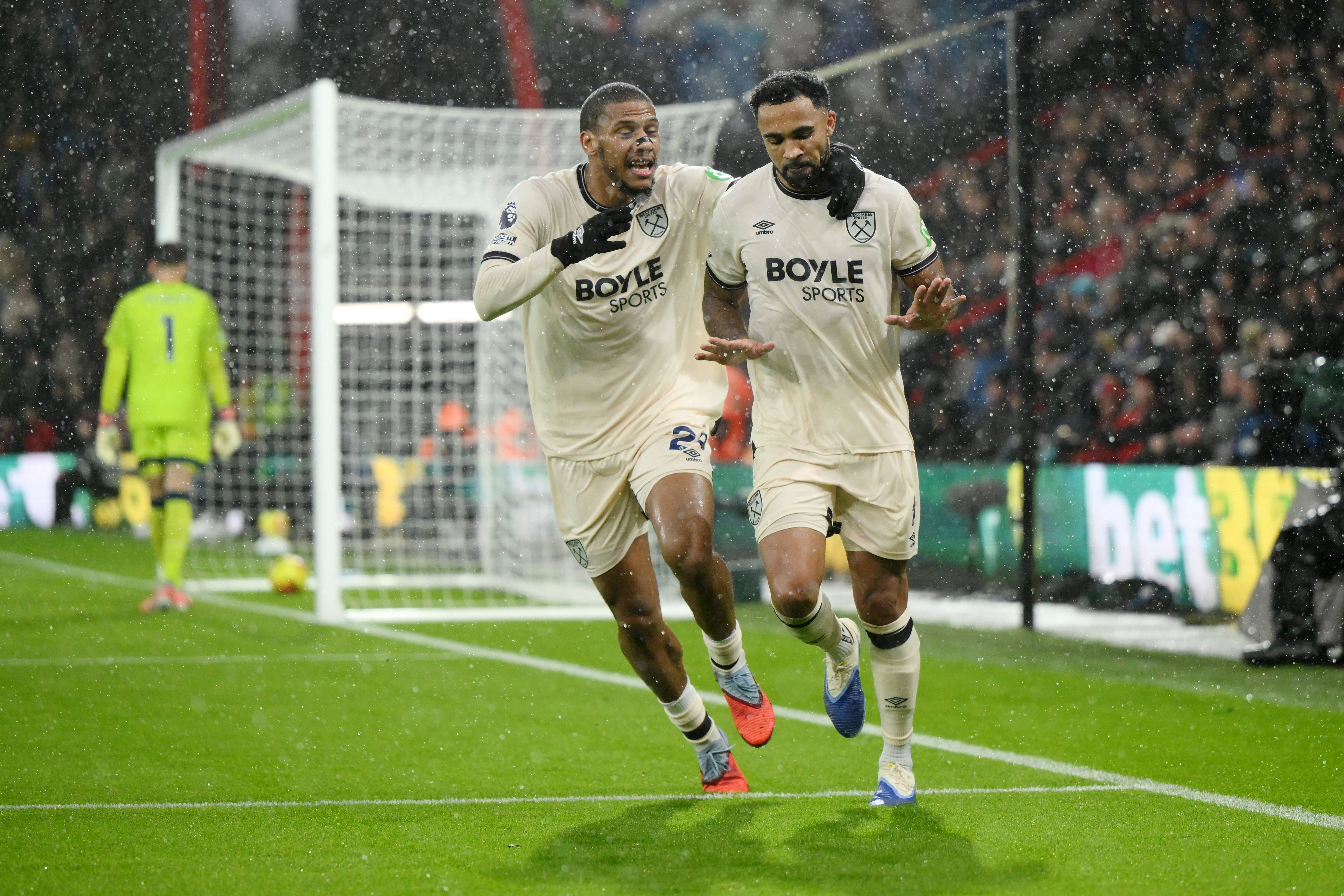 Celtic told to launch transfer move for ex Newcastle United star with West Ham future in doubt
