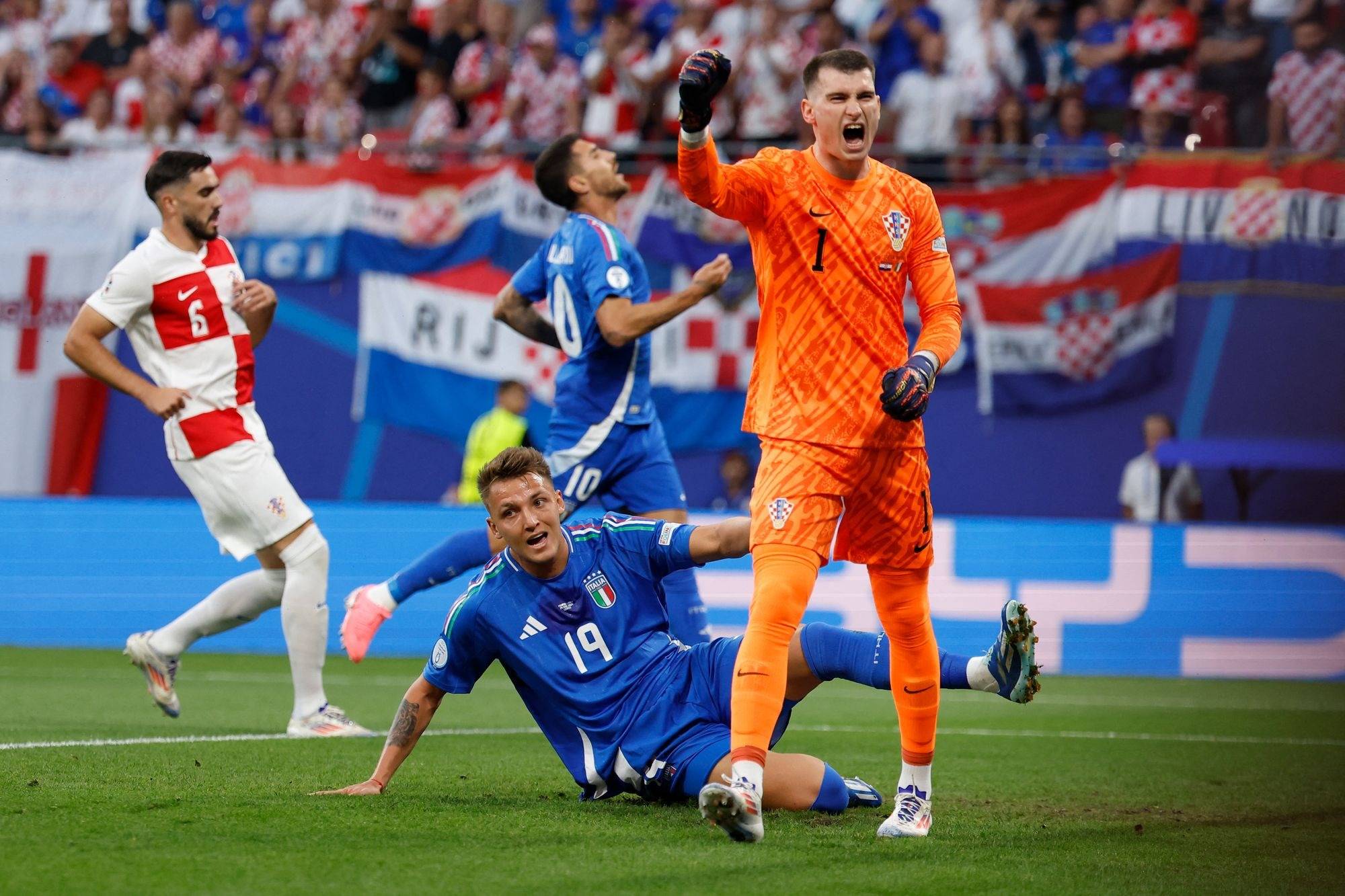 Celtic target that was once tipped to replace Joe Hart set to become available in intriguing transfer update