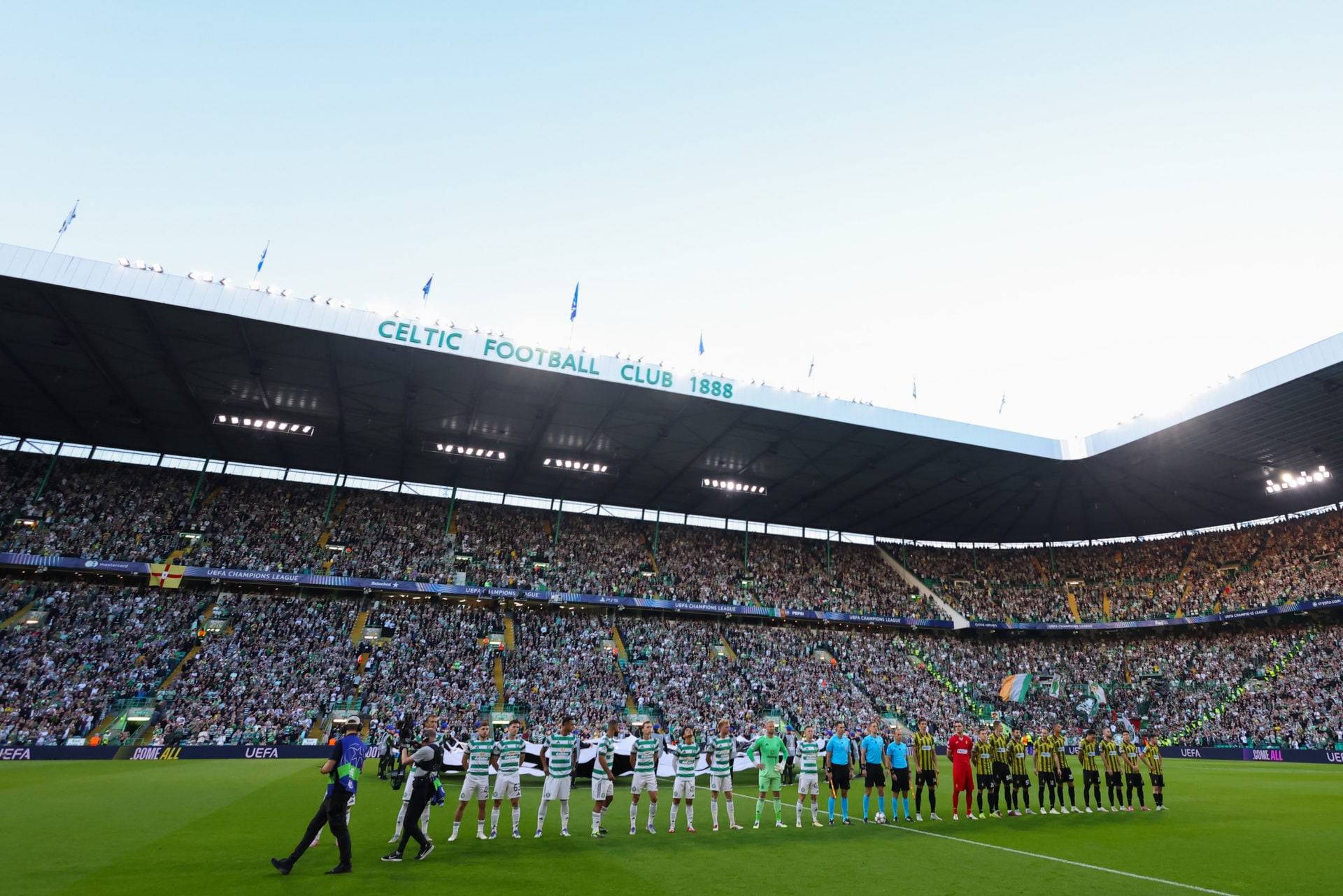 EFL legend spotted watching Celtic’s comfortable win against Dundee United