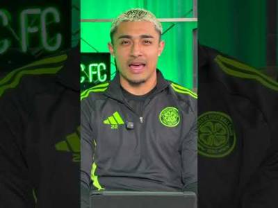 Green is his favourite colour 🥹💚