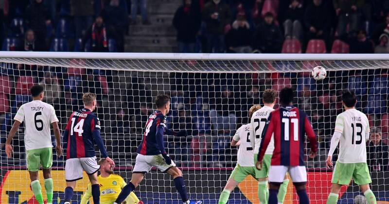 Ten-man Celtic surrender two-goal lead to draw with Bologna in Europa League