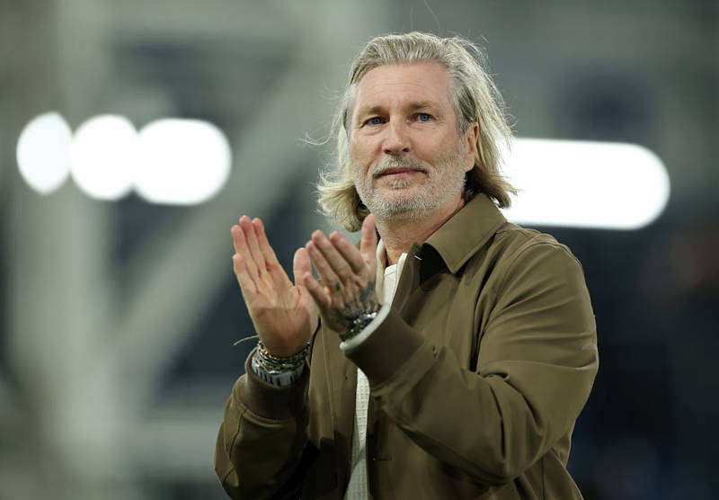 Robbie Savage says ‘oh wow’ on Rangers DNA that Chris Sutton claims could axe title bid amid grim Celtic call Robbie Savage says ‘oh wow’ on Rangers DNA that Chris Sutton claims could axe title bid amid grim Celtic call