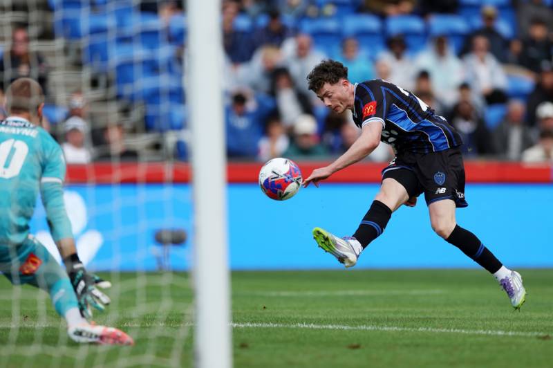 Rangers lodge new bid, Celtic demands, Kiwi winger to jet in, Hibs raid EPL &ndash; Scottish transfer news