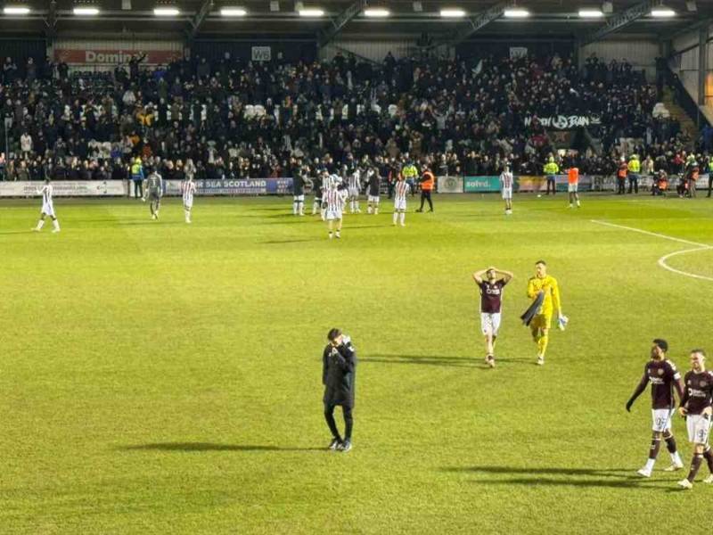St Mirren Shock Leaders Hearts To Open Door For Celtic And Rangers