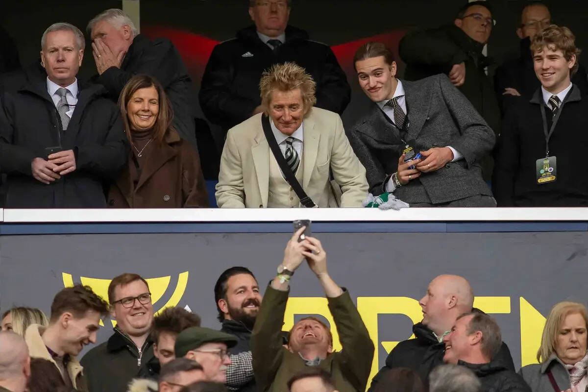 Rod Stewart Explodes in Celtic Cash Row