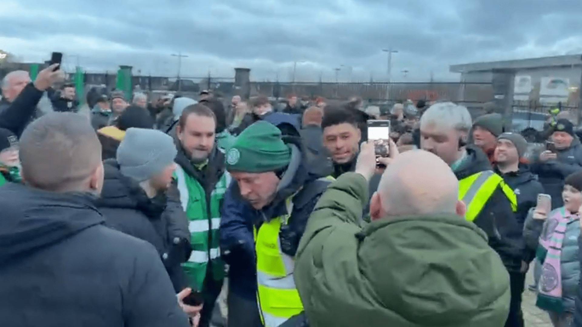 Moment Alex Oxlade-Chamberlain mobbed by fans as ex-Arsenal and Liverpool ace arrives at Celtic Park for Dundee cup game