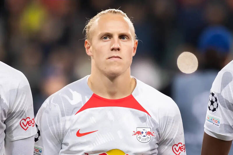 Celtic Make Audacious Pre-Contract Offer for €10m Midfielder – Report