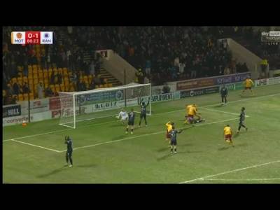 Stephen Welsh Equaliser For 10 Men Motherwell Against Rangers & Full Time Scenes