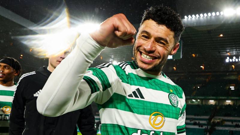Oxlade-Chamberlain scores late winner on Celtic debut to keep title hopes alive