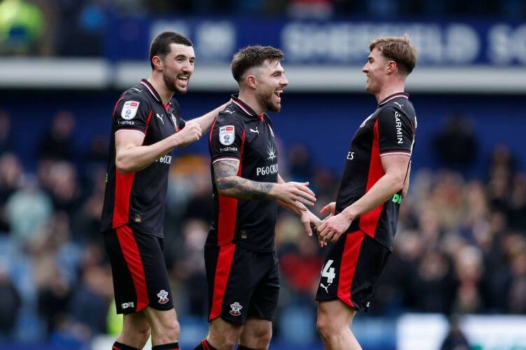 Ireland’s Manning on target, Kenny scores first goal since Celtic move
