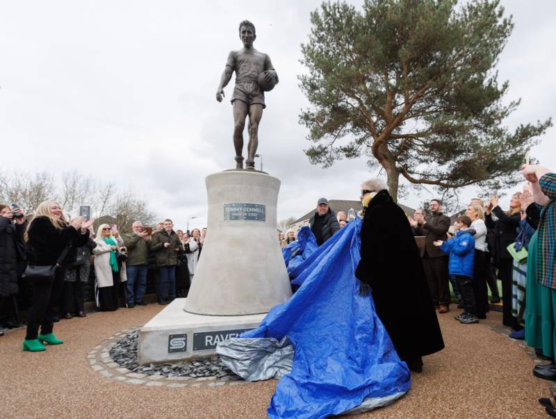 Statue unveiled for late Celtic legend Tommy Gemmell