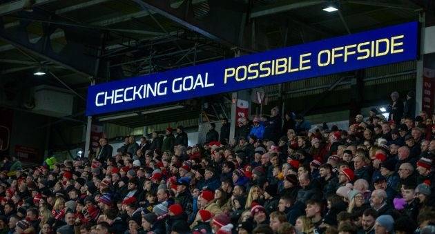 Peter Leven gives Aberdeen players permission to dive