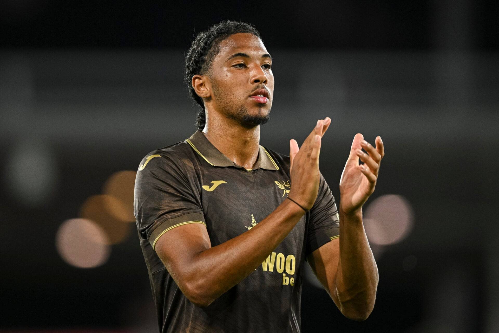Benjamin Arthur’s four-word reaction to shock Celtic call shows the nerve for title battle