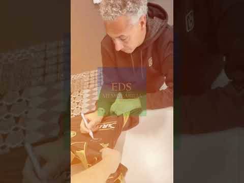 Henrik Larsson &ndash; King of Kings &ndash; signing in Helsingborg, Sweden CELTIC Manchester United BARCELONA