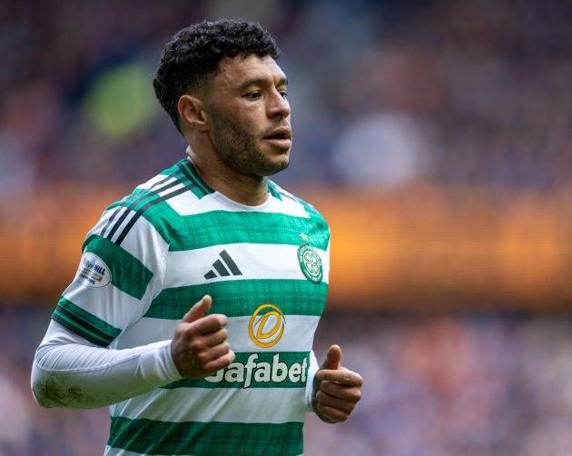 Alex Oxlade Chamberlain lucky to avoid red card – Des Roache