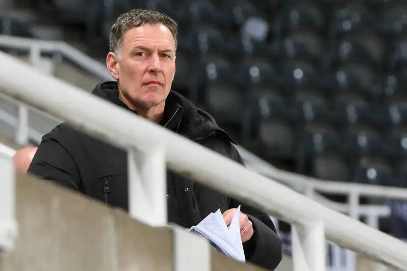 Chris Sutton Shocks Celtic Fans With Hearts Title Claim