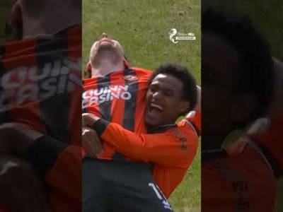 ÖZIL BOUNCE goal from Will Ferry! 🤌