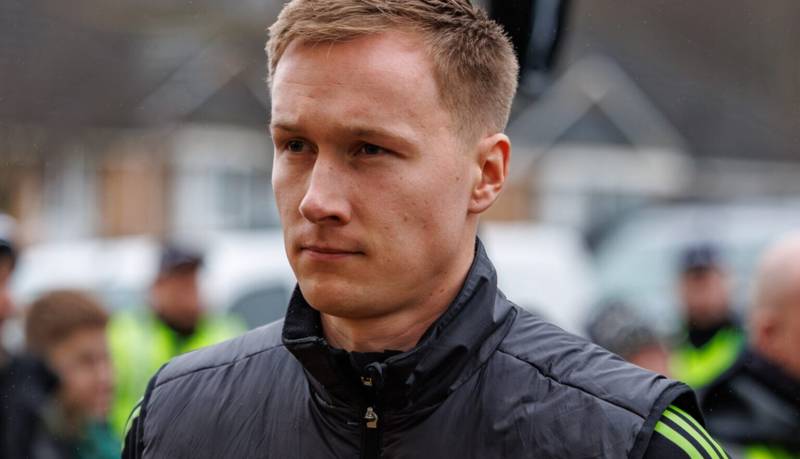 Viljami Sinisalo admits ‘tough’ Kasper Schmeichel situation before Celtic absence