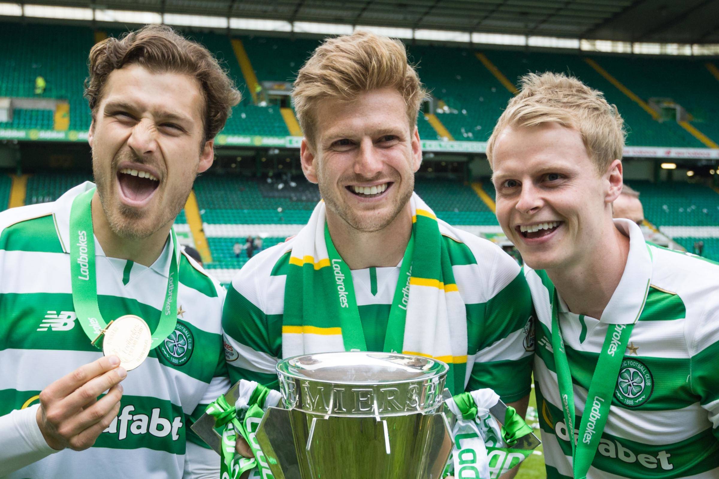 Ex-Celtic star reunites with former teammate at Championship contenders